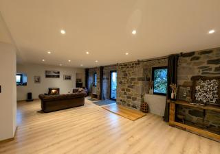Grande ferme de 250m2 rénovée au charme rustique - 8