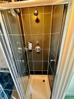 3 Bedroom House in DA15 - 7