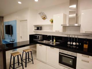 Karon Beach Large 2 bedrooms & living room Seaview apartment - Ban Karon - 3