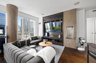 PARC LOFT Penthouse with 4bd-WFH-PS5-CN Tower Views - 0