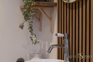 Luke Stays- Newton Hall Cottage - 4