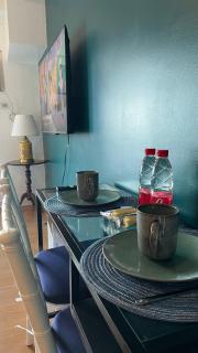 8Adriatico Studio Penthouse w Sea View and Walking Distance to US Embassy & SLEC - Coffee Machine, WiFi, Netflix Disney and etc - Manila - 4