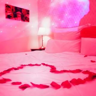 Dream Room avec Jacuzzi, Sauna, Table de massage et Lit à eau - Forbach - 7