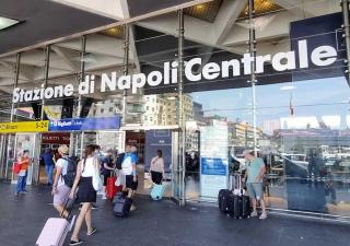 CORSO NOVARA - 8 posti letto e self check-in vicino la Stazione Centrale di Napoli - Nápoles - 9