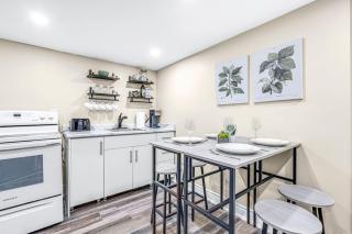 Chic 2Bed Gem Prime Location to DT Hospital TiCats - Hamilton - 8