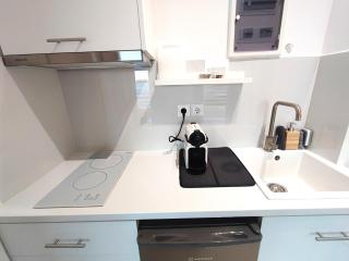 Sirene beachfront central apartment near airport - Artemida - 7