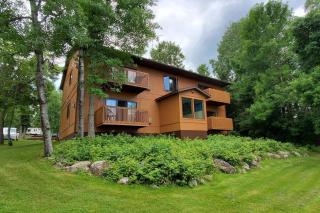 2 Bedroom Wolf Villa In Voyageurs National Park - - 0