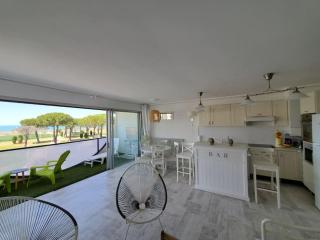 Appartement avec terrasse vue mer, parking privé - 0