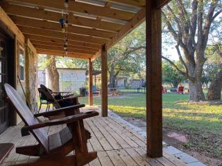 Cozy Cottage with Big Porch - Medina - 3