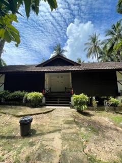 Perhentian Island Resort - Big Island - Kampung Kuala Besut - 9
