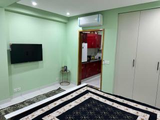 Broadway Living - Rāmkot - 1