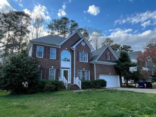 Comfortable Rooms in A Single Family House in Chapel Hill near UNC Duke RTP, with Massage Chair - 0