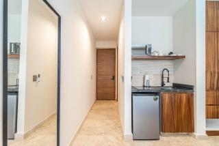 King Suite with Rooftop Pool, Sauna, Gym, Parking - 2