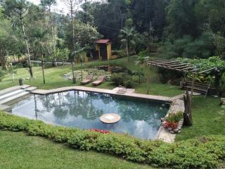 Sitío familiar, piscina com água de nascente! - Juquitiba - 0