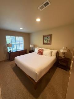 West Bend Bike and Ski Getaway - Bend - 1