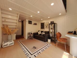 Shanghai Dreams - Cozy Sunroom on Yongkang Road - Entire Apartment - 9