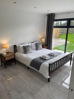 Court Lane Stables - Premium Rural Retreat with Hot Tub - 3