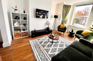 Spacious 6 bed house Altrincham - Timperley - 8