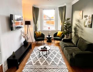 Spacious 6 bed house Altrincham - Timperley - 3