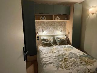 Sweet and comfy in Hyper City center with Netflix, Prime and Disney Plus included - 7