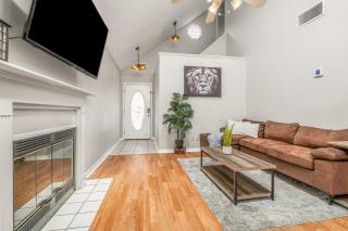 Charming Urban Family Home near Beaches & Downtown - Pensacola - 3