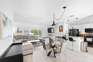 Pool home with putting green and home gym office - Boynton Beach - 3