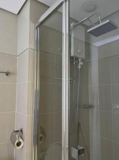 Cozy 1BR nr Ortigas Makati & BGC with Secured Parking - Manila - 2