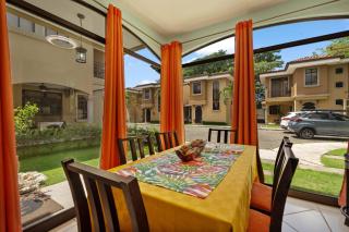 Charming 2 BD Villa with Pool Access - Coco - 7