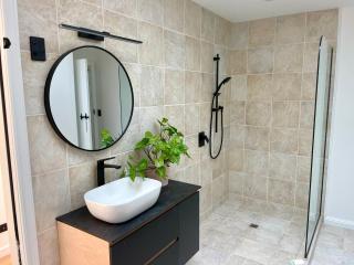 Modern Country Retreat - Upper Moutere - 2