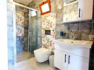 Villa Misli - red/ green - 7