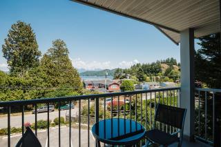 Gibsons Landing Inn - 8