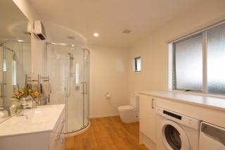 Sunny cottage with lake views - Frankton - 1