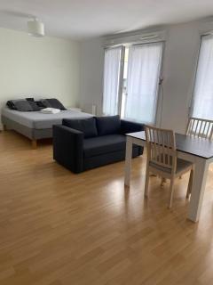 Grand Studio de 37m carrés - RER Laplace et Maison des Examens à 5 minutes à pied - Arcueil - 0