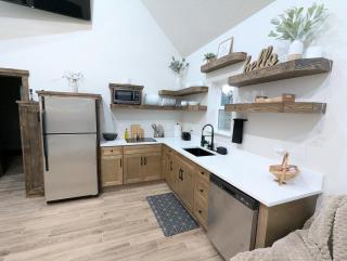 Willis Country Cabins- Couples Suite -#4 - Point - 8