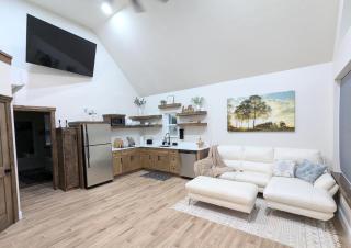 Willis Country Cabins- Couples Suite -#4 - Point - 7