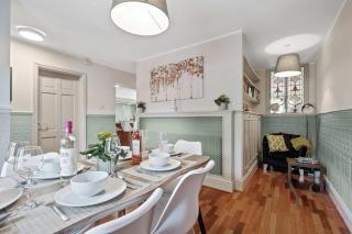 4Bed Family Home Jacuzzi Games Room Parking - 3