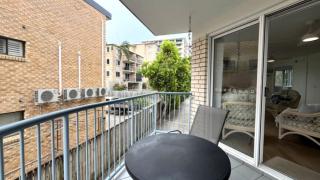 Chequers Caloundra Unit 2 - Caloundra - 1