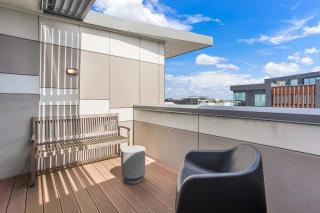 Ponsonby Terrace Apt with Carpark - Sky Tower View - Auckland - 8