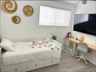 Feels like home - Berkeley Vale - 1