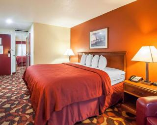 Quality Inn & Suites Kansas City I-435N Near Sports Complex - Kansas City - 8