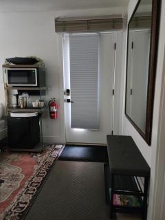 Central Downtown 1 bed entire suite - 7