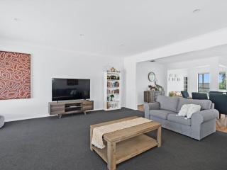 Loves Lakehouse - Mulwala - 1