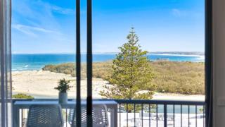 Centrepoint Unit 31 - Caloundra - 3