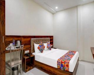 Hotel Golden Sands Near T2 International Airport Mumbai - 0