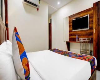 Hotel Golden Sands Near T2 International Airport Mumbai - 0