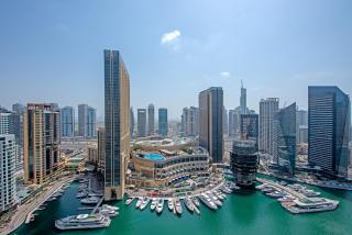 Warm and Airy 1-Bedroom Apartment with exceptional views in Dubai Marina - Dubai - 8