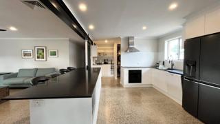 Beachside Bliss In The Crown - Kawana Waters - 0