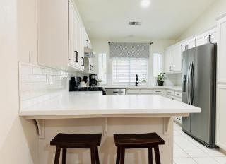 Charming Retreat in CA Valley - 1