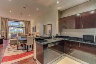 Luxe Getaways Royal Amwaj Palm Jumeirah Resort Apartment Holiday Home - 1