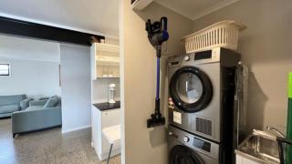 Beachside Bliss In The Crown - Kawana Waters - 1